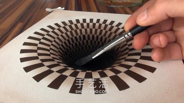 This artist creates incredible 3D paintings with unreal depth