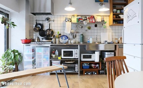 A very messy and real renovation of a 60-square-meter small old house in Tokyo