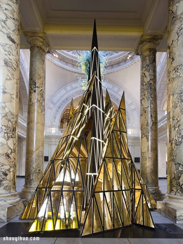 Christmas tree transformation: a creative Christmas tree created by a fashion designer