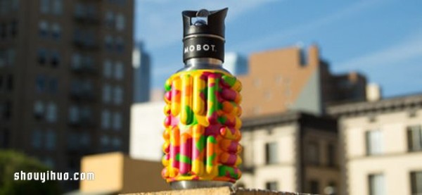 MOBOT sports water bottle can easily rehydrate you for exercise!