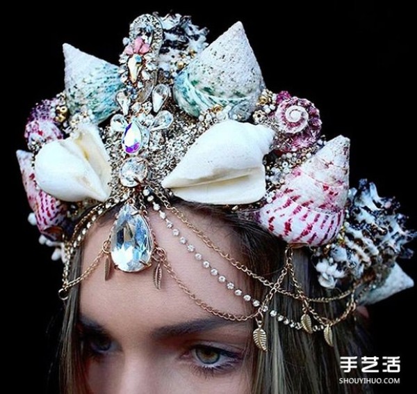 27-year-old Australian gardener: uses shells and jewels to make mermaid crowns