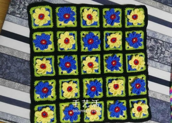 Warm and beautiful! Illustration of how to crochet zinnia cushion