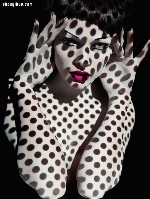 Light and shadow create the most fashionable dots and stripes