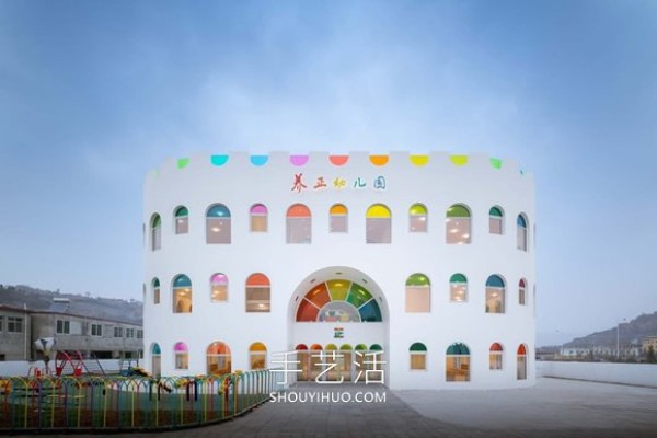 Rainbow glass turns this kindergarten into a colorful kaleidoscope