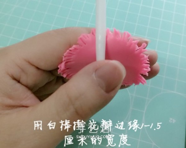 Illustrated tutorial on how to make your own carnation flowers for Mothers Day