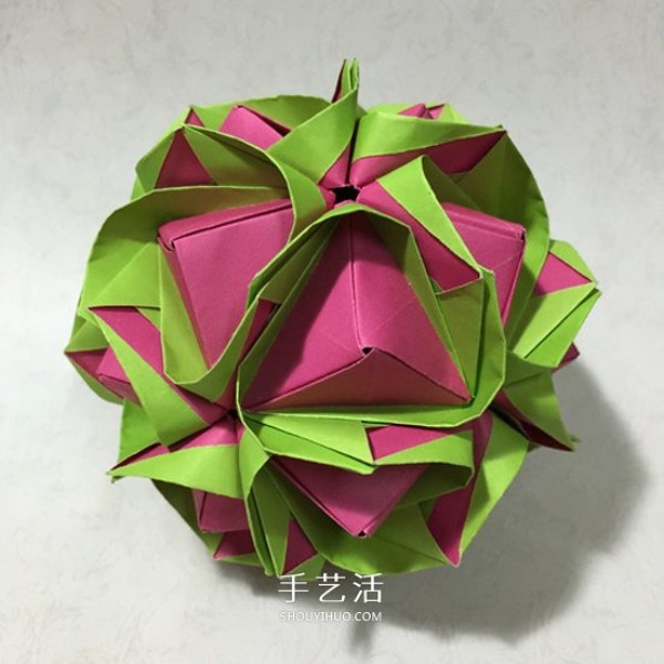 Illustrated tutorial on how to fold origami bouquets, fold one and hang it up as a decoration