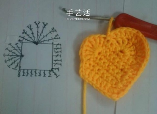 Simple crochet tutorial: How to knit woolen love charms