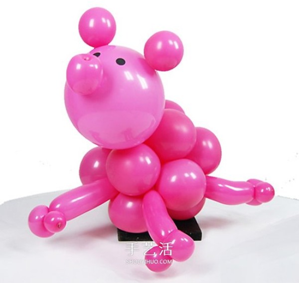 Illustrated balloon styling tutorial: Make a cute little pink pig step by step