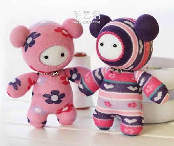 Pictures of super cute sock dolls and tutorials on how to make them