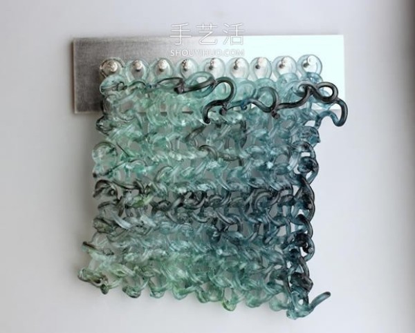 The amazing plasticity of fragile materials! "Weaving" glass sculpture