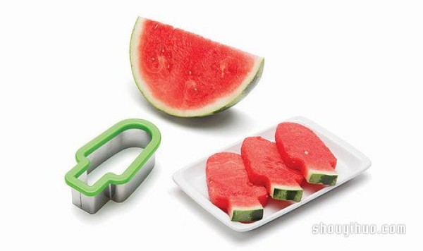 Pepo slicing mold can easily cut watermelon into cute ice cream