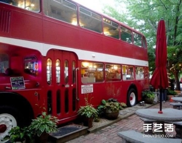 The appearance of converted old buses/trucks into shops will be very attractive