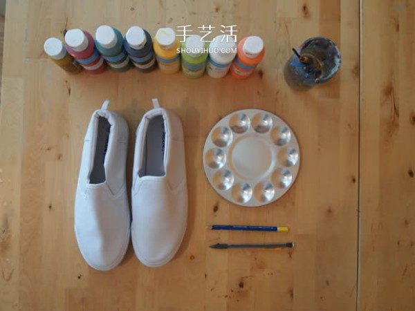 Tutorial on how to draw canvas shoes, draw Van Goghs sunflowers on the shoes