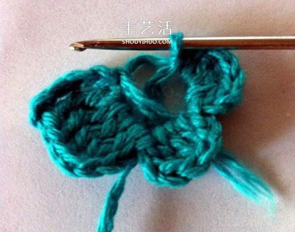 How to Knit a Wool Butterfly Illustrated with the Steps of Knitting a Crochet Butterfly