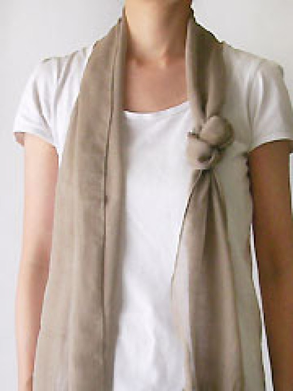 A comprehensive collection of various ways to tie a scarf, and 60 ways to tie a long scarf