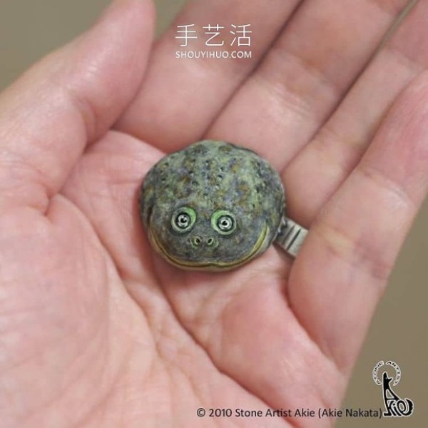 DIY ordinary stones into cute palm-sized animals