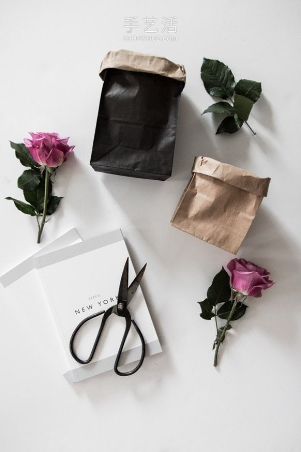 The picture of how to make DIY paper bag bouquet is super simple