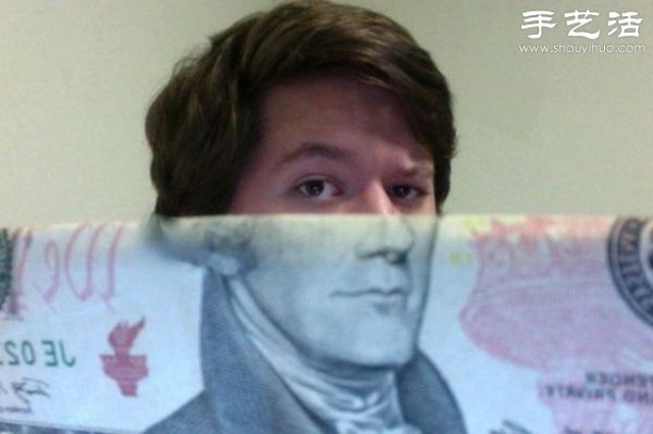 Creative Photography DIY: Take a photo with the leader on the banknote