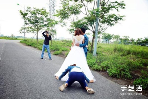 The beautiful and unscientific wedding photos are thanks to the hard work of the people behind the scenes