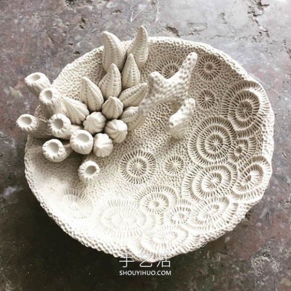 Amazing hand-made ceramic sculptures imitating the textures of aquatic life