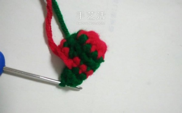 Children are essential for Christmas! How to crochet beautiful Christmas socks