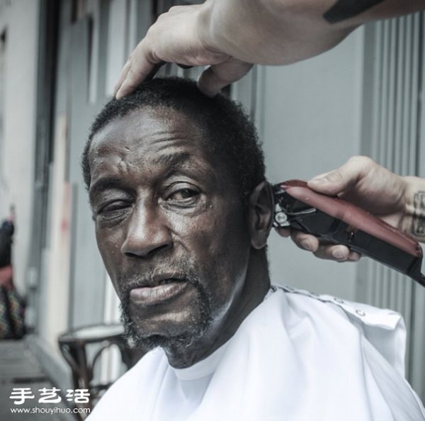 Mark Bustos, a benevolent barber who walks the streets of New York