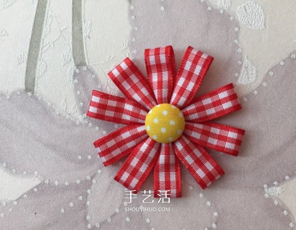 Illustration of how to make handmade flower hair accessories with ribbons