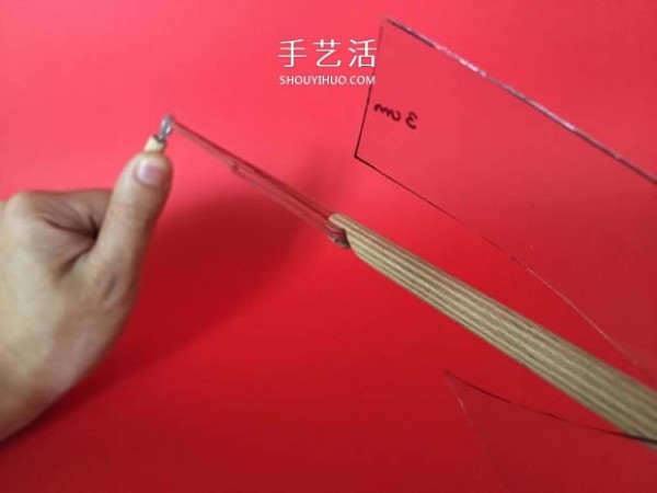 Illustration of how to make a homemade ejection and rotating bamboo dragonfly toy