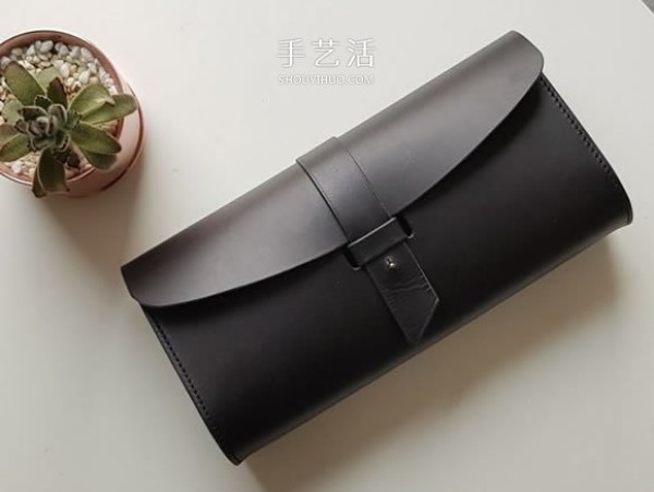 Illustrated tutorial on how to make your own simple leather clutch bag