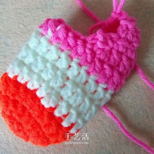 The knitting tutorial of color-blocked baby socks is suitable for babies of several months old