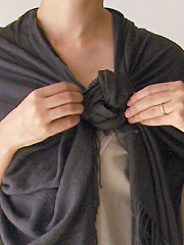 A comprehensive collection of various ways to tie a scarf, and 60 ways to tie a long scarf