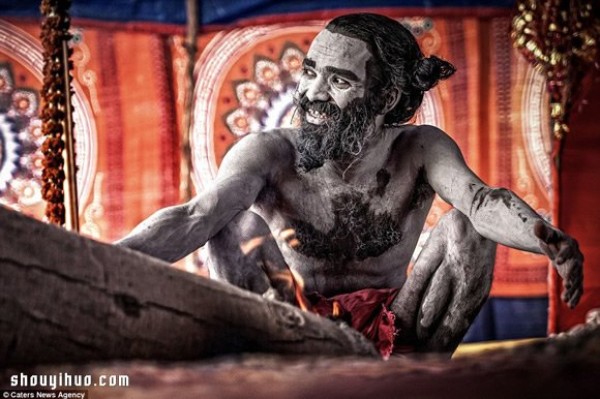 The terrifying "corpse-eating tribe" Aghori in Varanasi, India