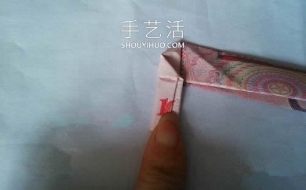 Illustration of the steps to convert one hundred yuan face value into roses