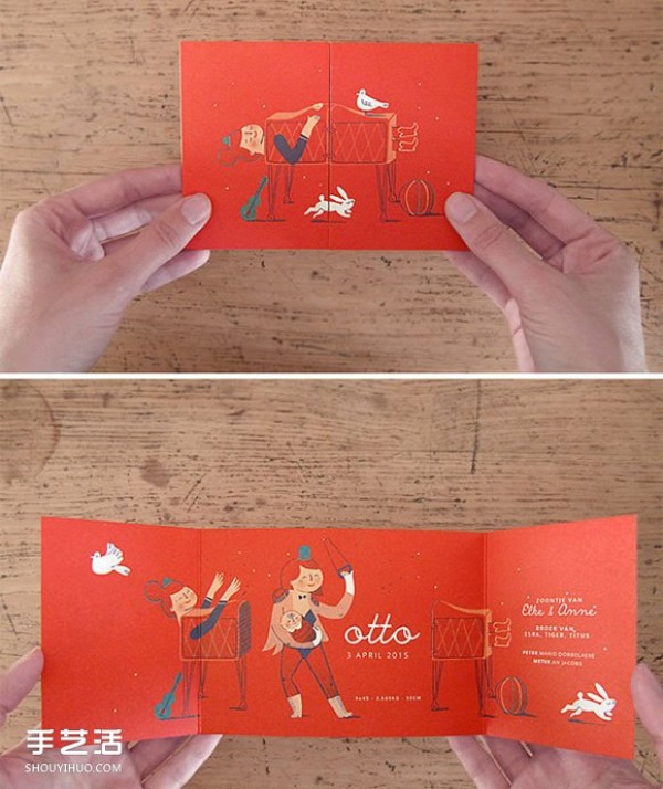 The heart-warming card that turns into a family portrait in one second opens up to reveal a surprise