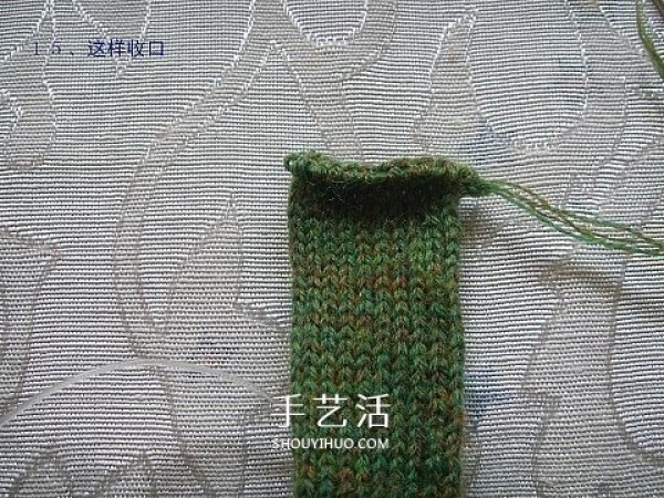 Hand-knitted hand-knitted finger gloves of solid-color, pattern-free gloves