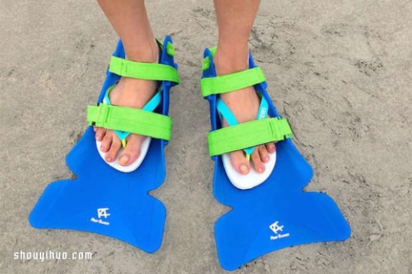 A must-have for playing in the water in summer! Flippers for slippers that do not need to be put on and taken off again and again