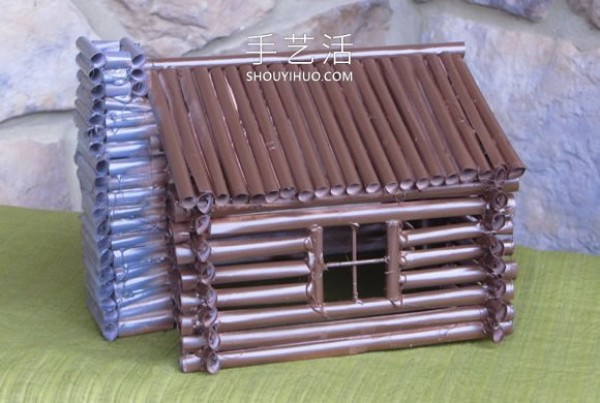 Tutorial on how to make a realistic log cabin model out of paper