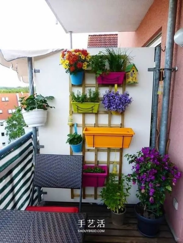 Pictures of flowers on a small balcony, beautiful and space-saving! 