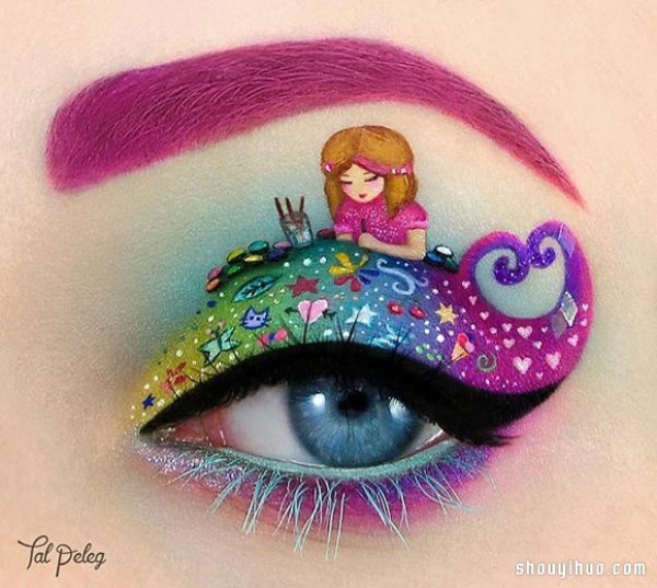 The magical art on the eyes. Do you dare to try such exaggerated eye makeup? 