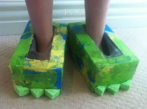 Using tissue boxes to make handmade Halloween monster shoes