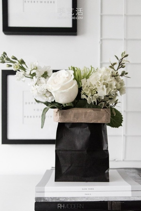 The picture of how to make DIY paper bag bouquet is super simple