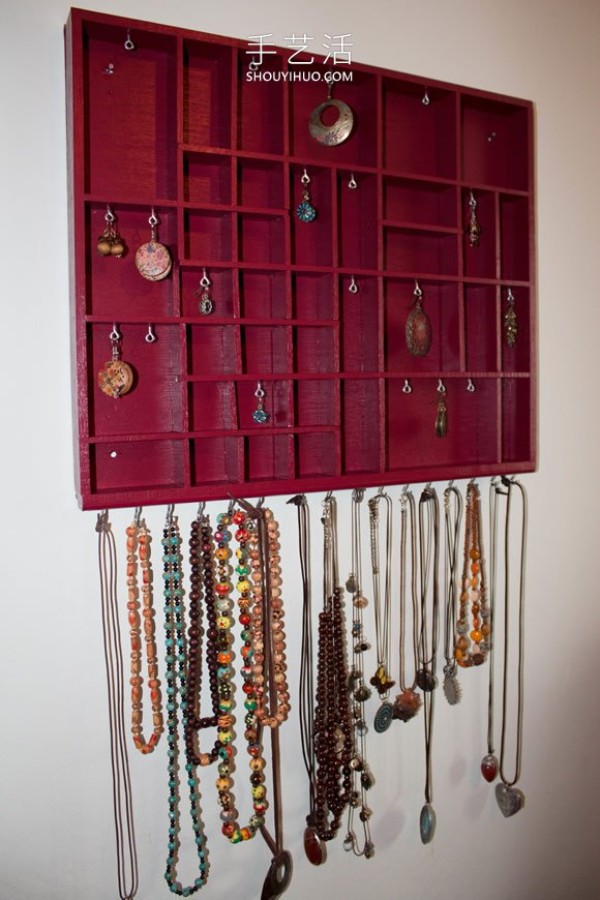 Old pallets are cleverly transformed! Make a super practical and beautiful jewelry stand