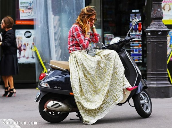 Maxi Skirt exudes charming charm in floor-length long skirts