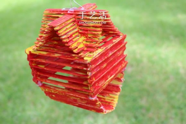 How to make a homemade birdhouse, a tutorial on using waste ice cream sticks to make a birds nest