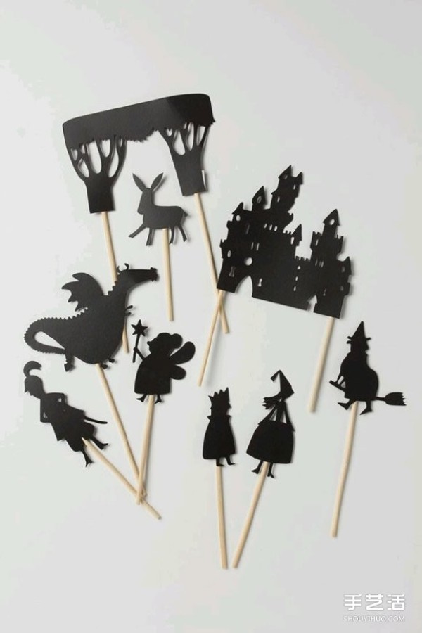 The pictures of the beautiful flat paper sculptures, if you have the patience, come and have a look