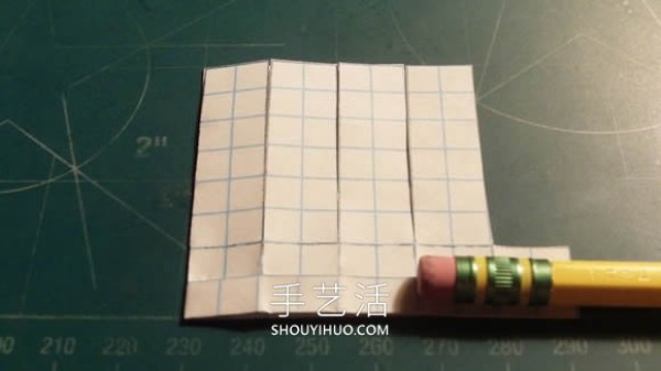 The simplest tutorial on how to fold a rotating paper airplane