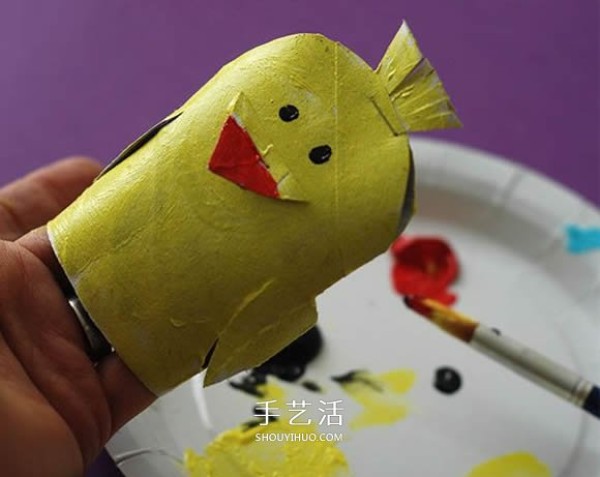 How to make chickens by hand using paper rolls to make chickens in the chicken coop