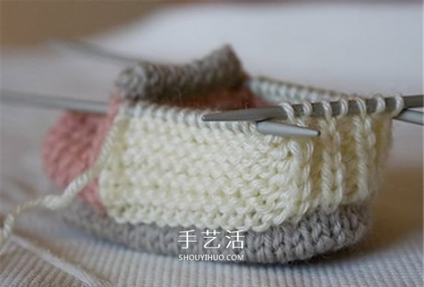 Elegant knitting illustrations of baby shoes warmly protect the babys feet