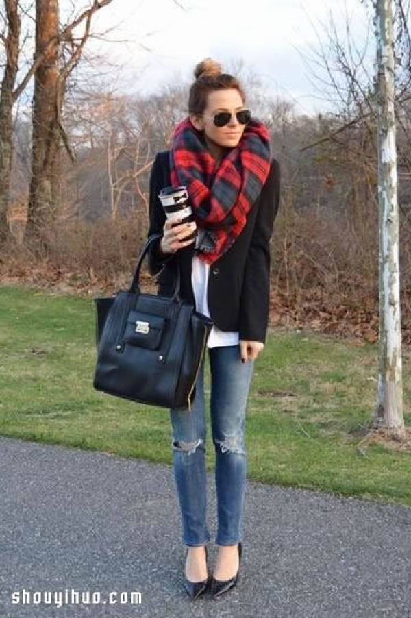 4 Fashionable Scarf Styles with Personalized Scarf Styles