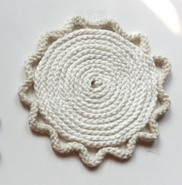 Tutorial on how to make handmade flower coasters with nylon rope